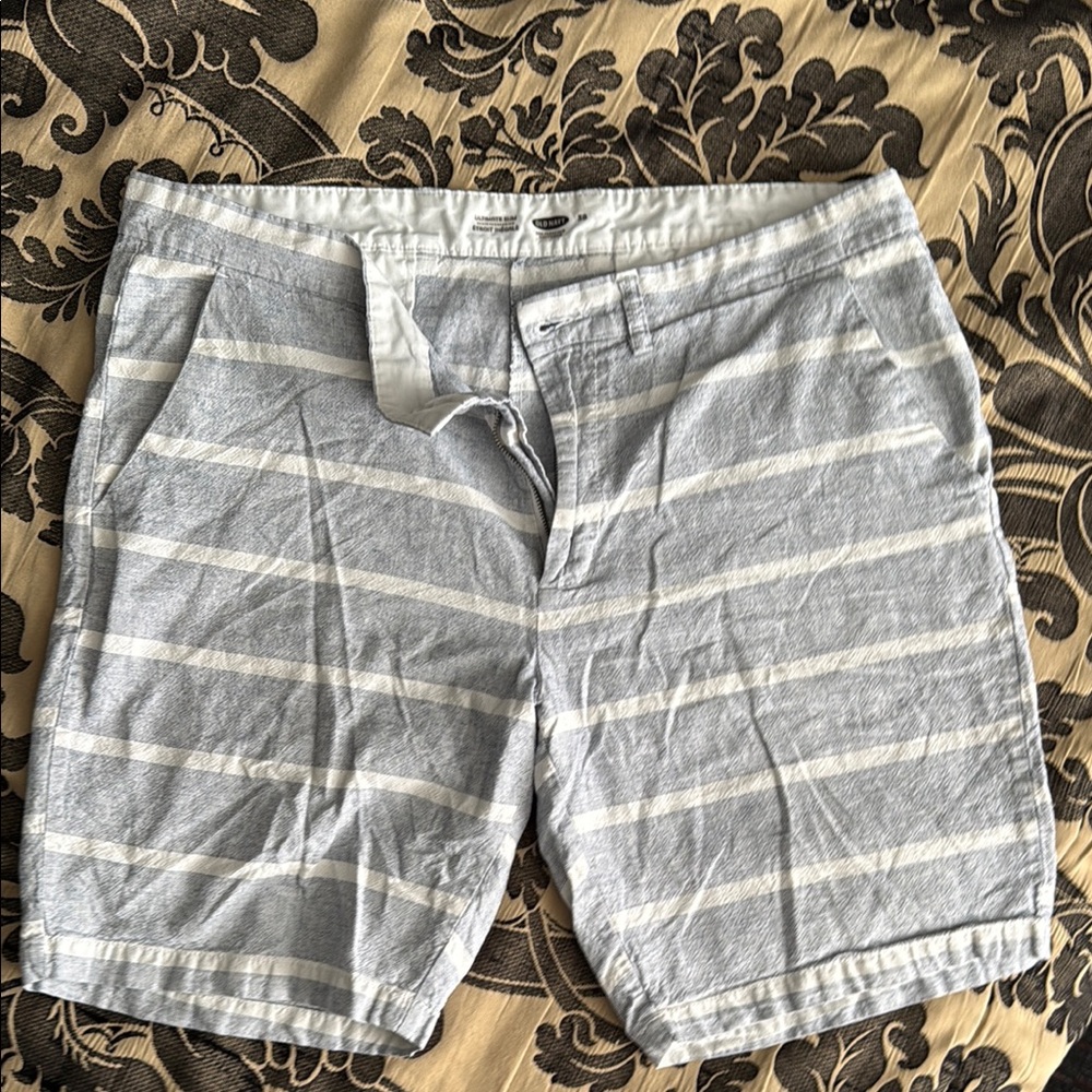 Striped Blue & White Shorts Old Navy Ultimate Slim Linen/Cotton Shorts - Size 38